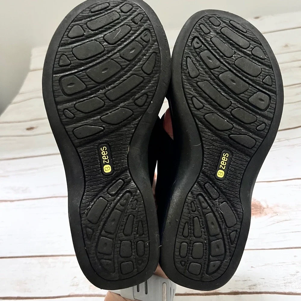 Bzees Desire Slide Sandals Black Stretch Cross Strap Wedge 7.5M